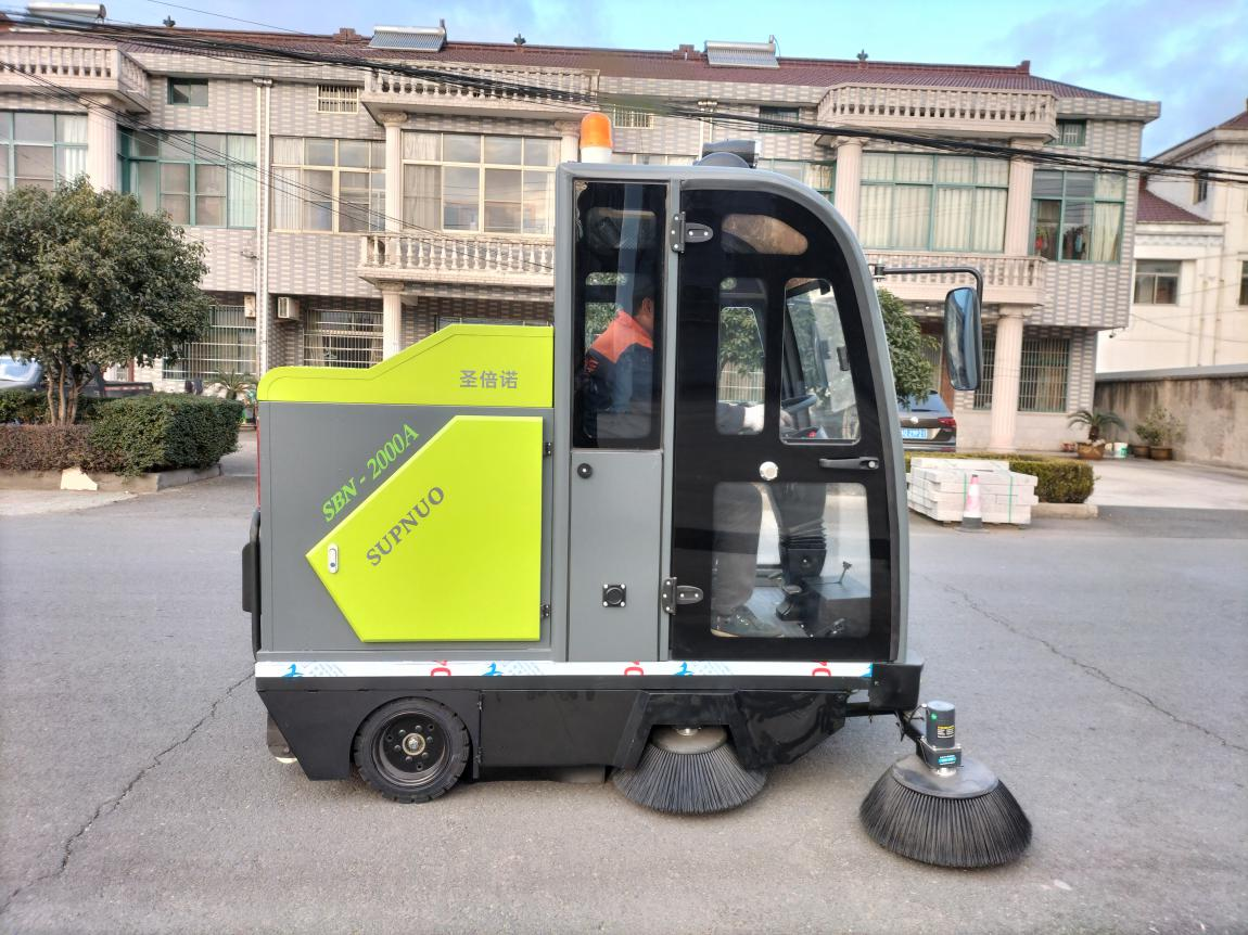 乌鲁木齐龙马清扫车